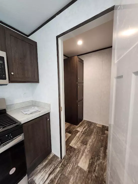 Kenduskeag, ME 04450,33 Maple LN