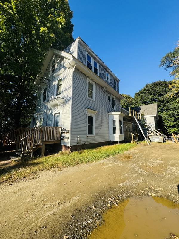 90 Holyoke ST #4, Brewer, ME 04412