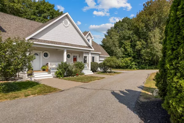 Topsham, ME 04086,7 Rachel LN #7