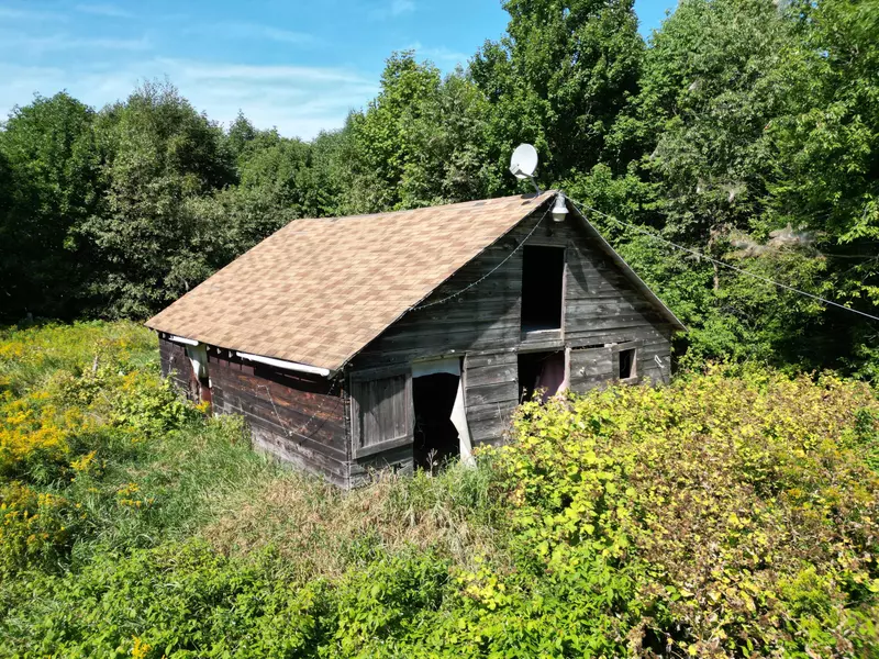 949 Enfield RD, Lincoln, ME 04457