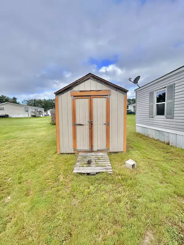 Waterville, ME 04901,5 Nicole DR