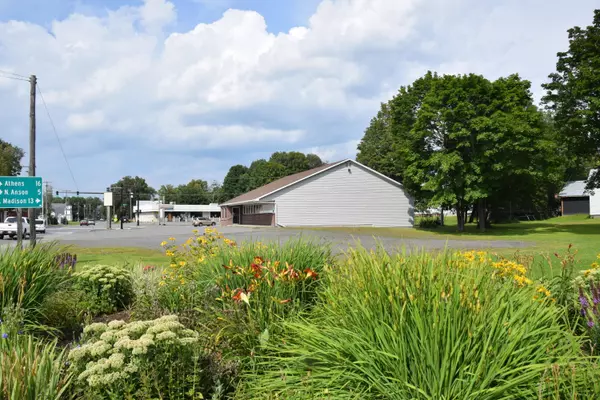 Madison, ME 04950,2 Old Point AVE