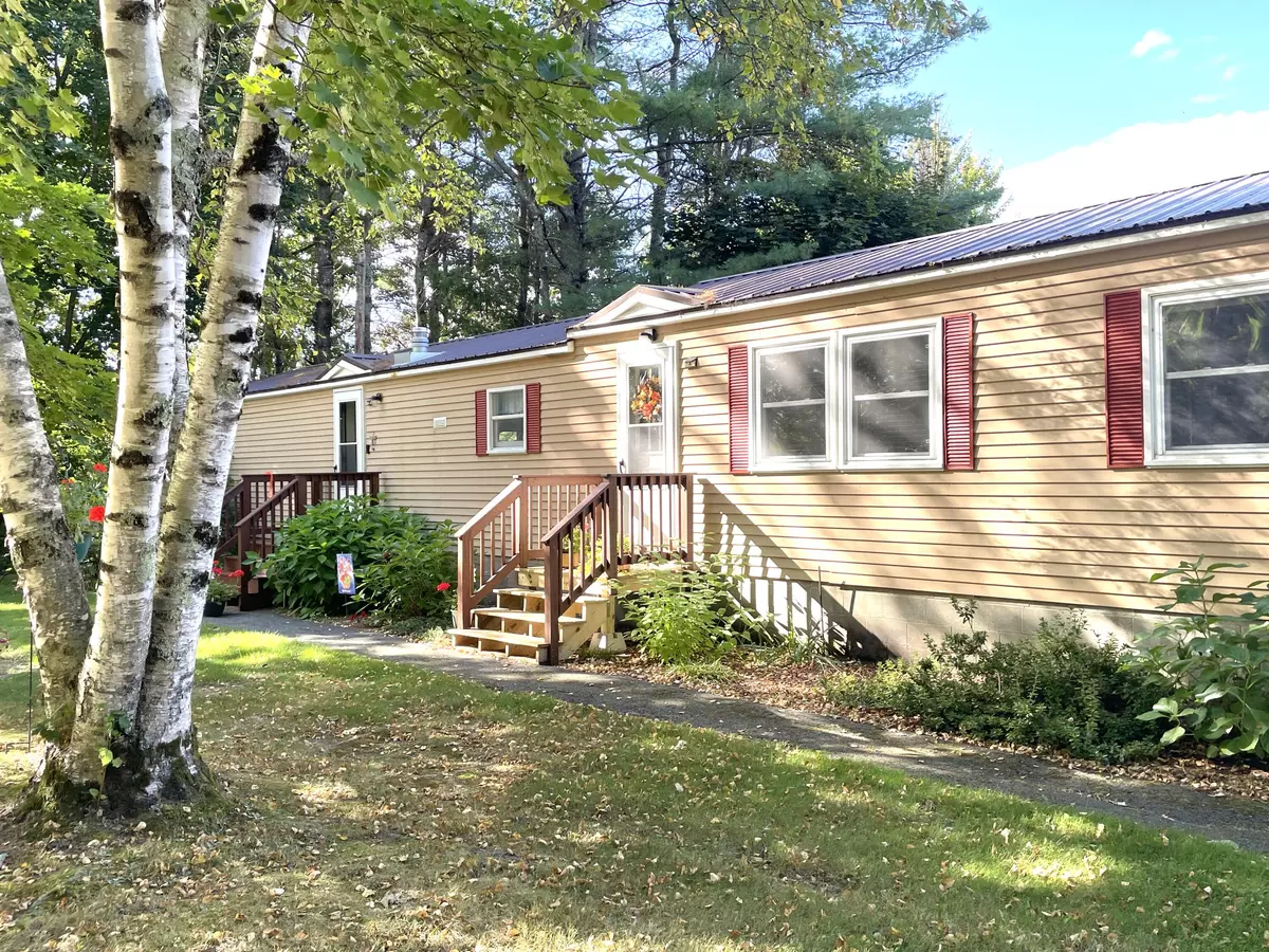 Saint Albans, ME 04971,168 Corinna RD