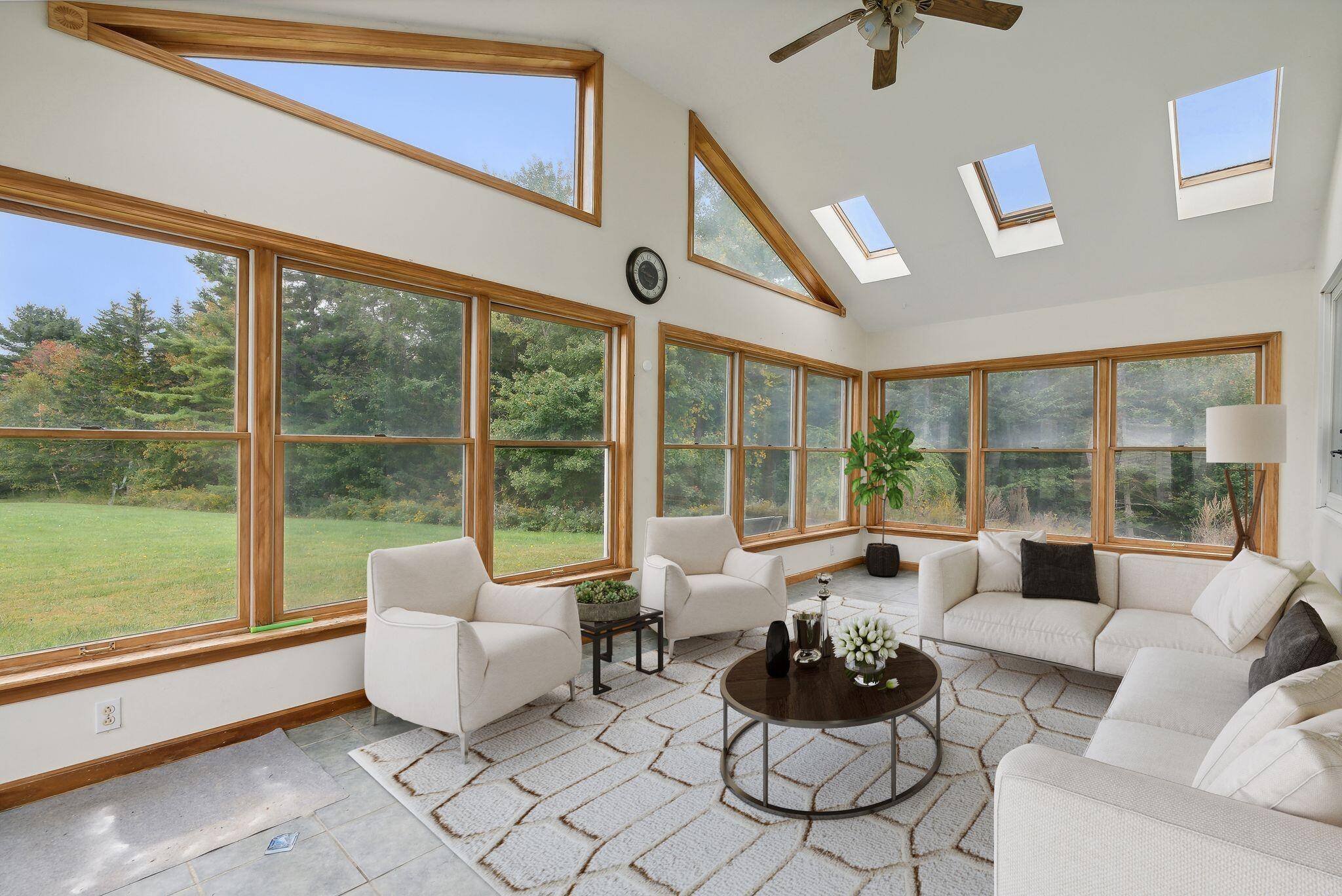 35 Smalls LN, Owls Head, ME 04854