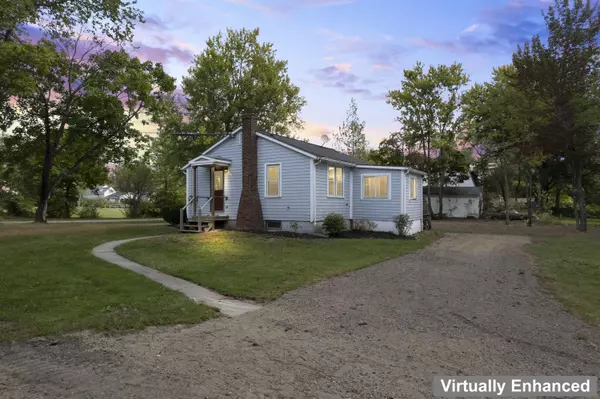 13 Sampson ST, Richmond, ME 04357