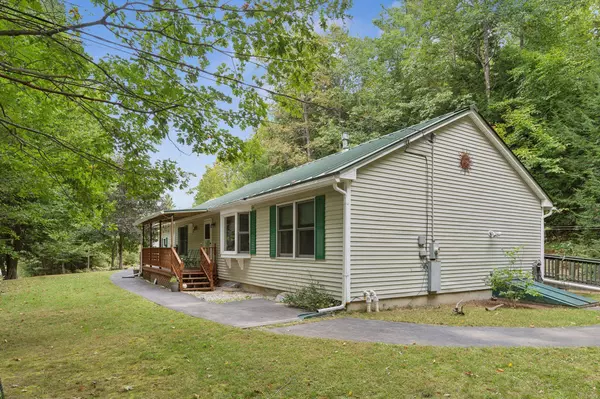 189 Bog RD, Augusta, ME 04330