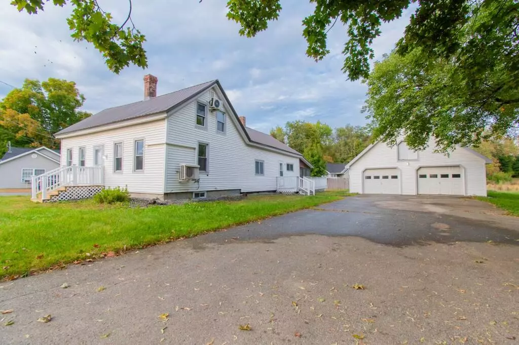 Newport, ME 04953,114 Elm ST