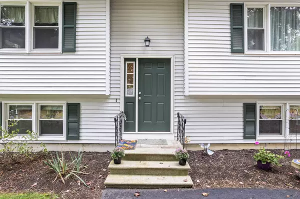 Topsham, ME 04086,5 Carolyn ST