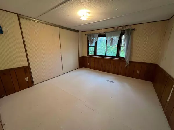 Presque Isle, ME 04769,26 Pine Village ST