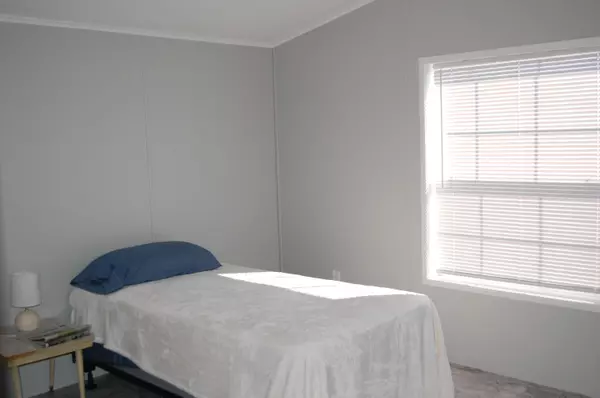 Lewiston, ME 04240,60 Mount Hope AVE #17