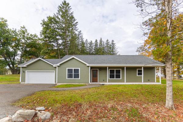 137 Lake AVE, Farmington, ME 04938