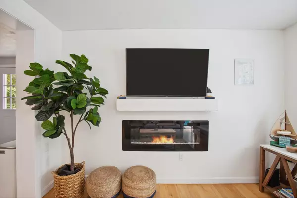 Kennebunkport, ME 04046,6 Evening PL