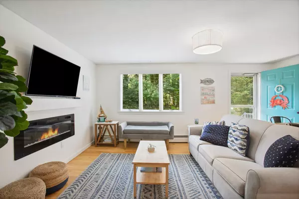 Kennebunkport, ME 04046,6 Evening PL