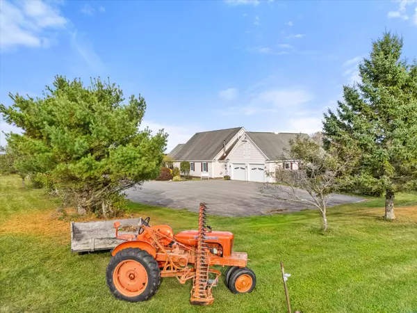 Hermon, ME 04401,52 Skyway DR