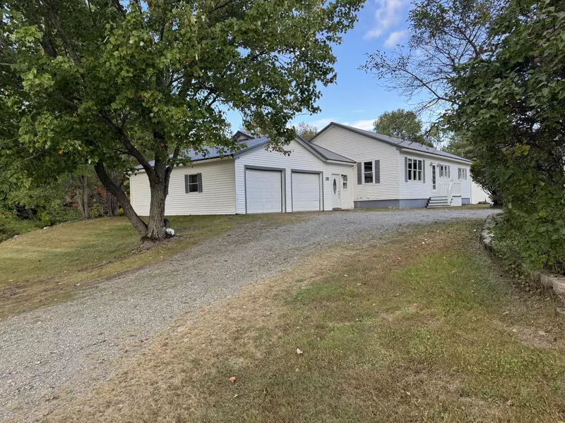 647 West Broadway, Lincoln, ME 04457