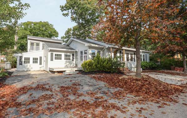 8 Eden LN, Old Orchard Beach, ME 04064