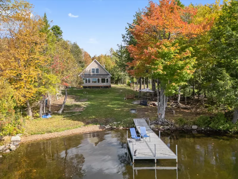 3 Benjie LN, Lincoln, ME 04457