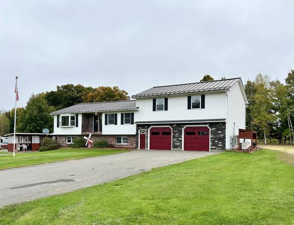 27 Wood ST, Fairfield, ME 04937