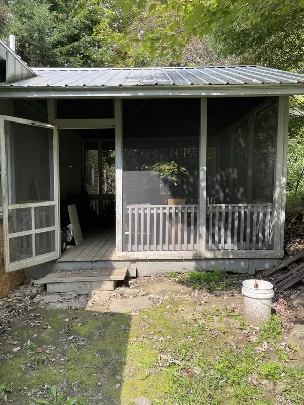 Mount Vernon, ME 04352,308 Bean RD