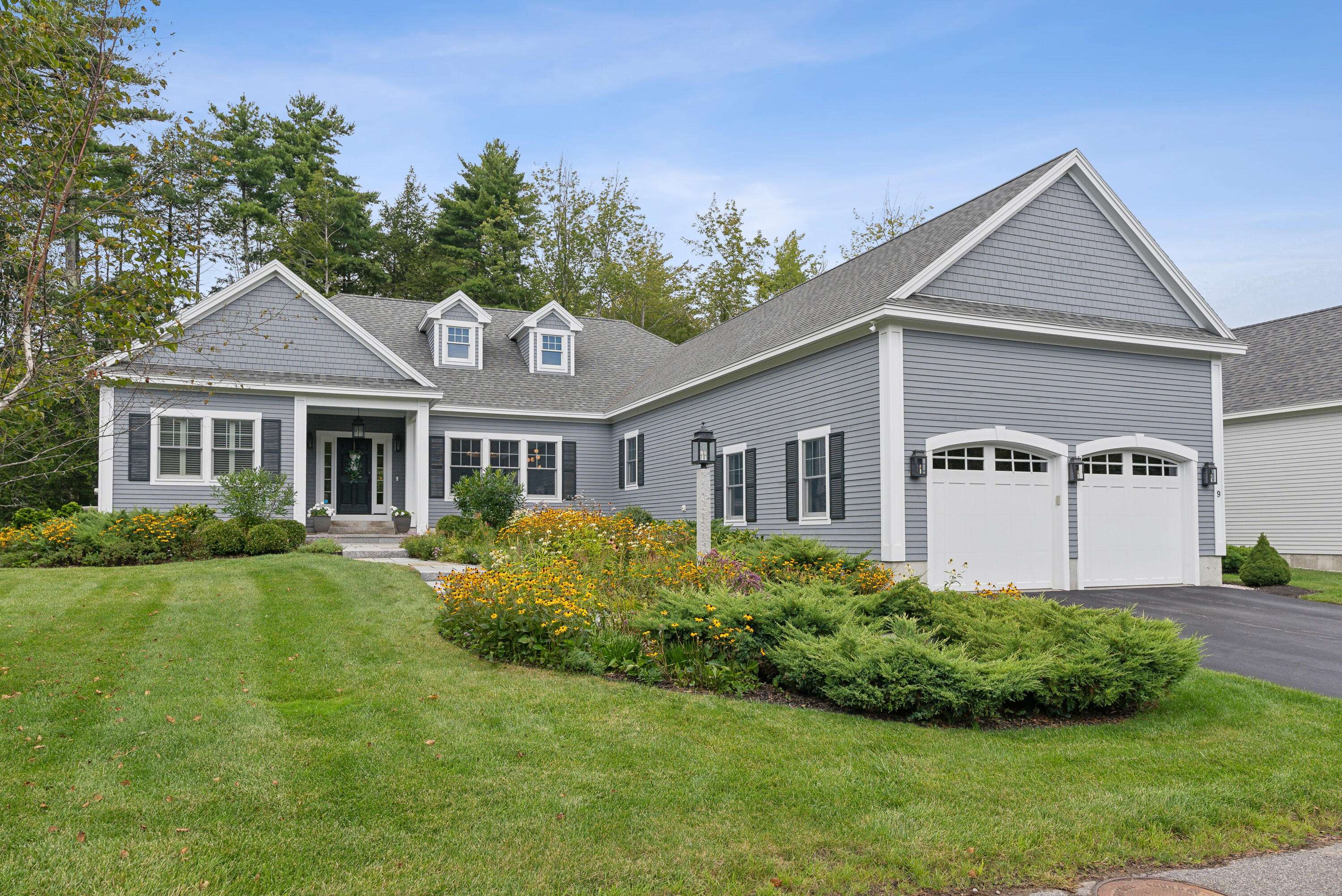 9 Lindenwood LN #9, Falmouth, ME 04105