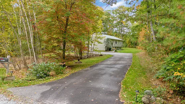 69 Mathews Brook RD,  Warren,  ME 04864