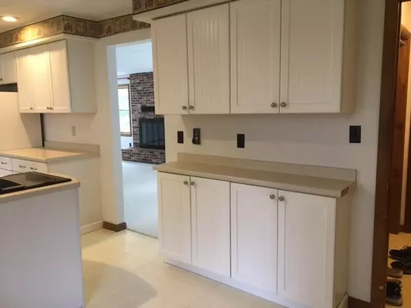 Sidney, ME 04330,2003 Belgrade RD