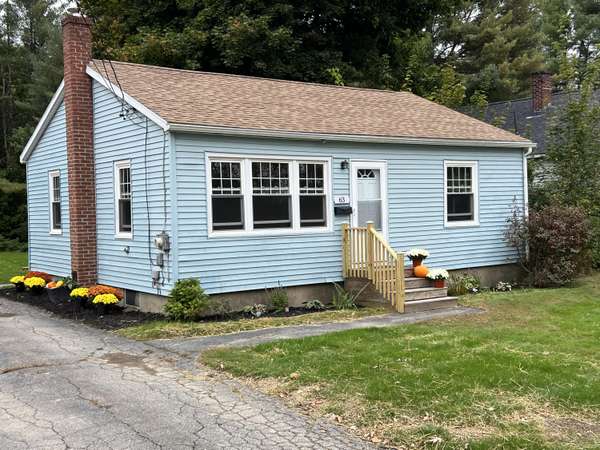 63 Bowman ST, Farmingdale, ME 04344