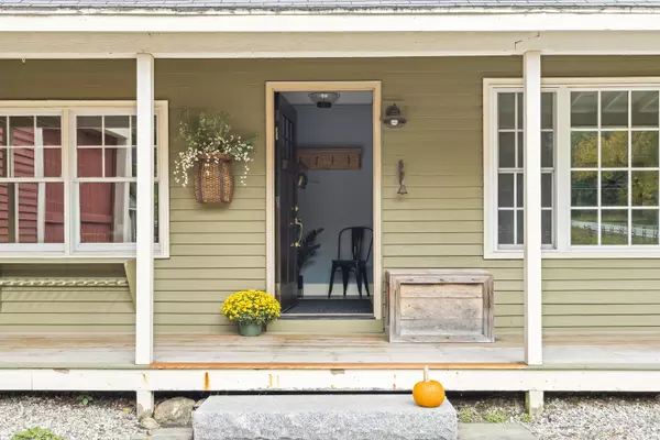 Freeport, ME 04032,123 Durham RD