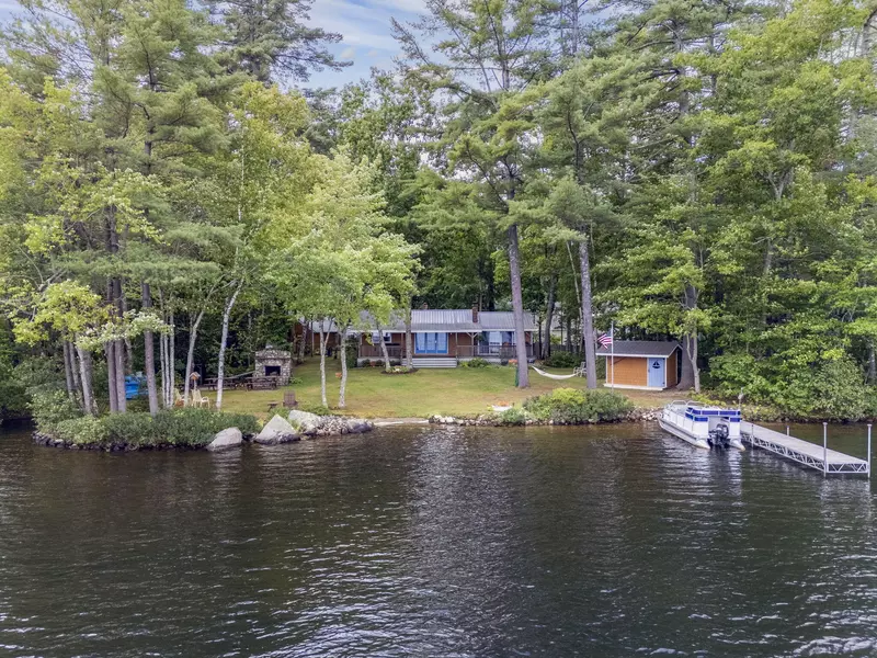 9 Kincaid LN, Raymond, ME 04071