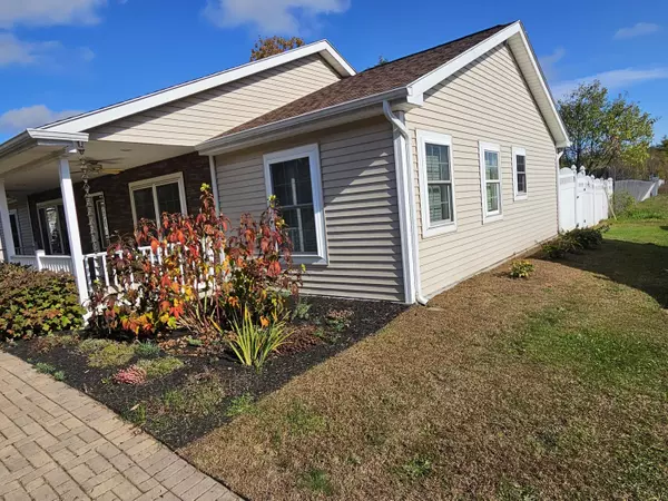 Newport, ME 04953,206 Elm ST