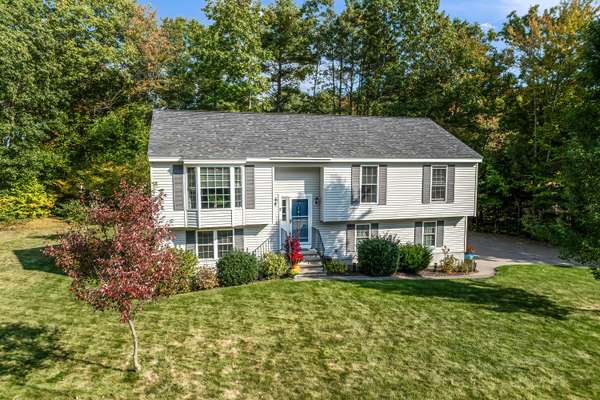 2 Dobson RD, Berwick, ME 03901