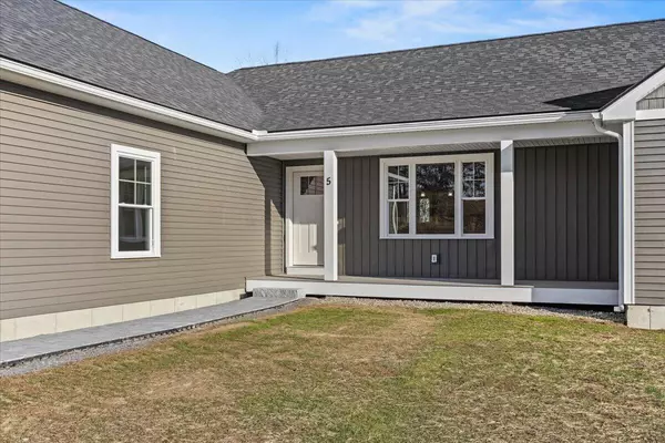 Hollis, ME 04042,5 Pelletier DR