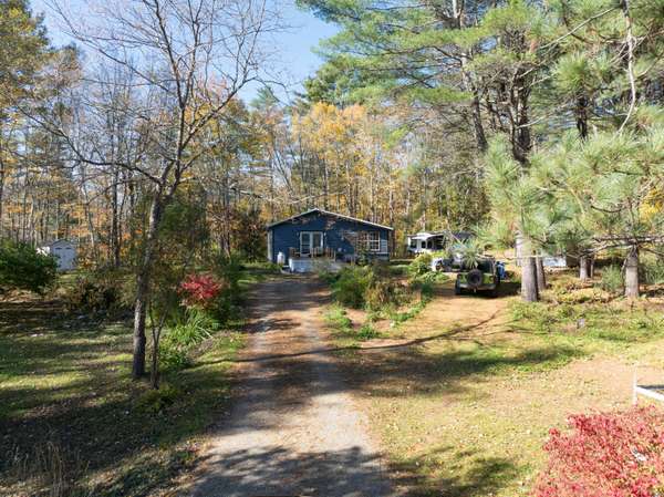 64 Oak Hill RD, Belfast, ME 04915