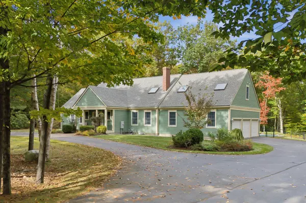 15 Passage DR, Gray, ME 04039