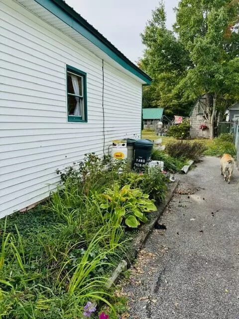 Standish, ME 04085,1108 Pequawket TRL