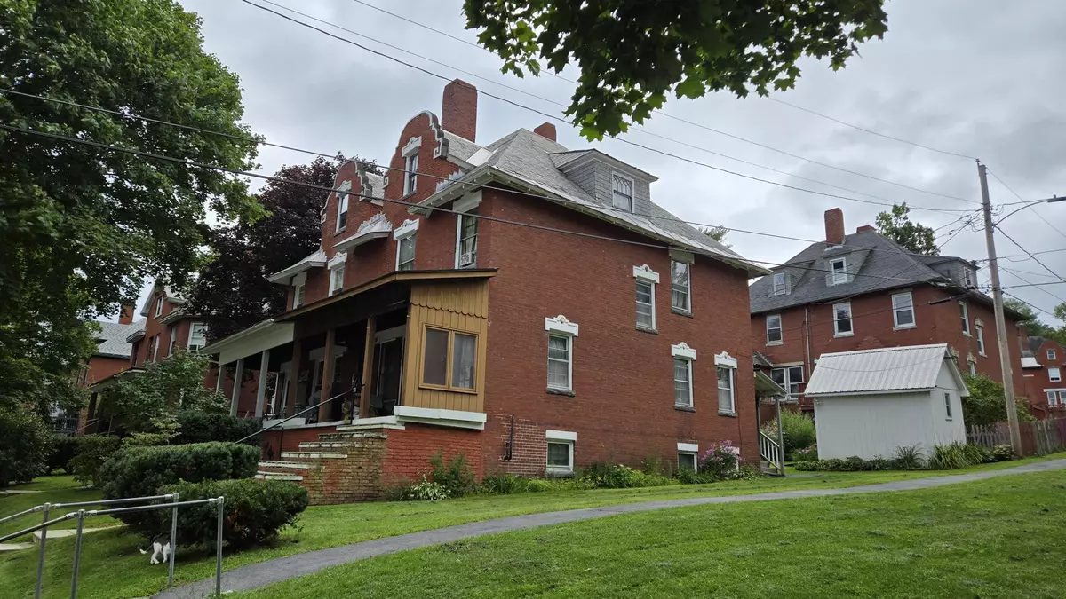 Rumford, ME 04276,23 Erchles ST