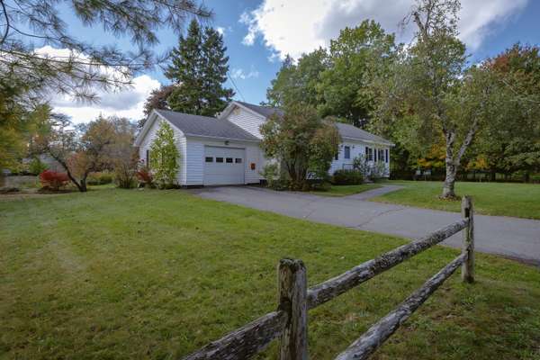 8 Spencer ST, Ellsworth, ME 04605