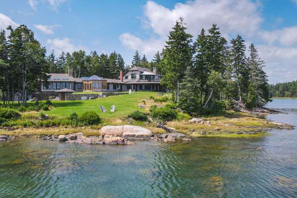 72-80 Tennis RD, Deer Isle, ME 04627