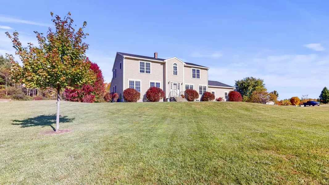 8 Ruby LN, Wales, ME 04280