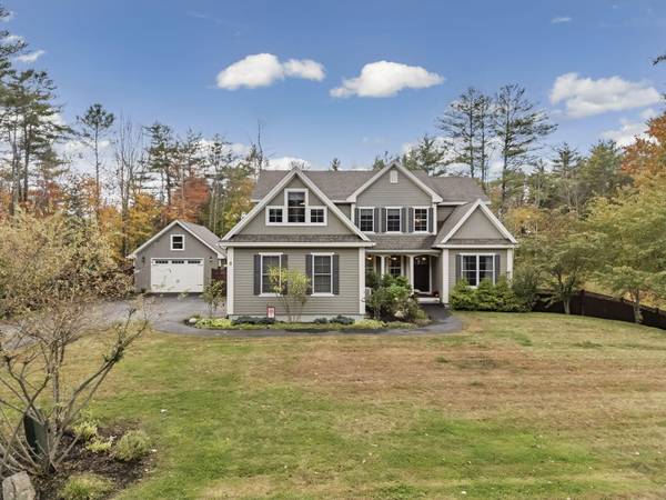 8 Alpine DR, Falmouth, ME 04105