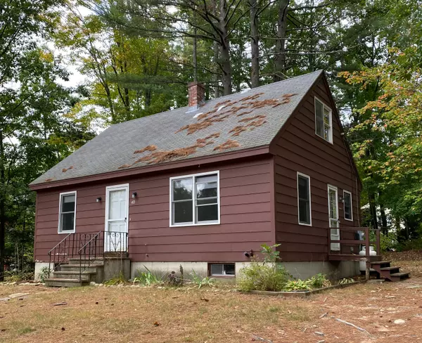 40 Dora LN, Limerick, ME 04048