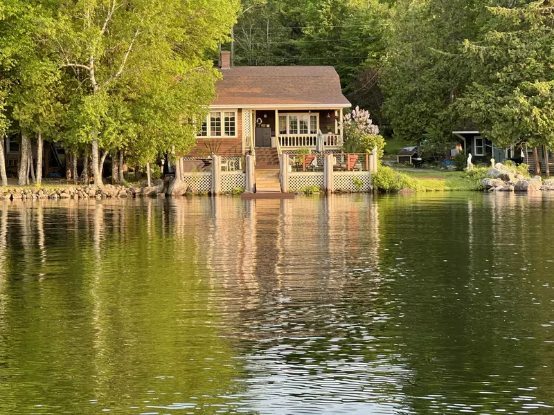 402 Stanhope Mill RD, Lincoln, ME 04457