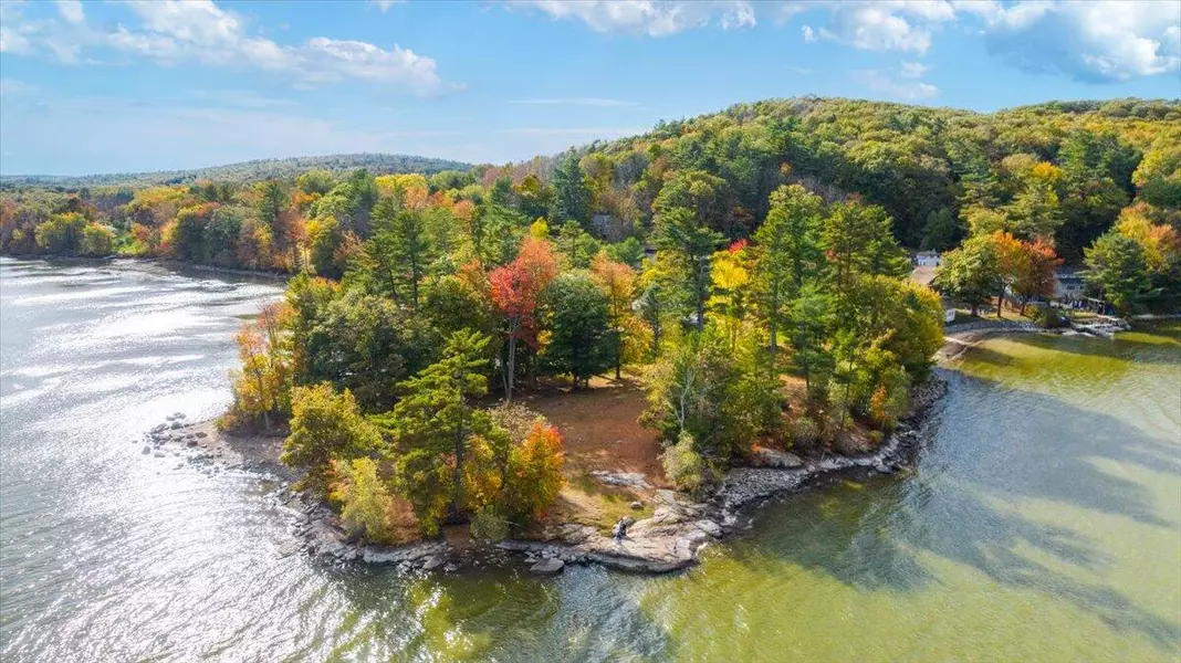 76 Lake ST, Sabattus, ME 04280