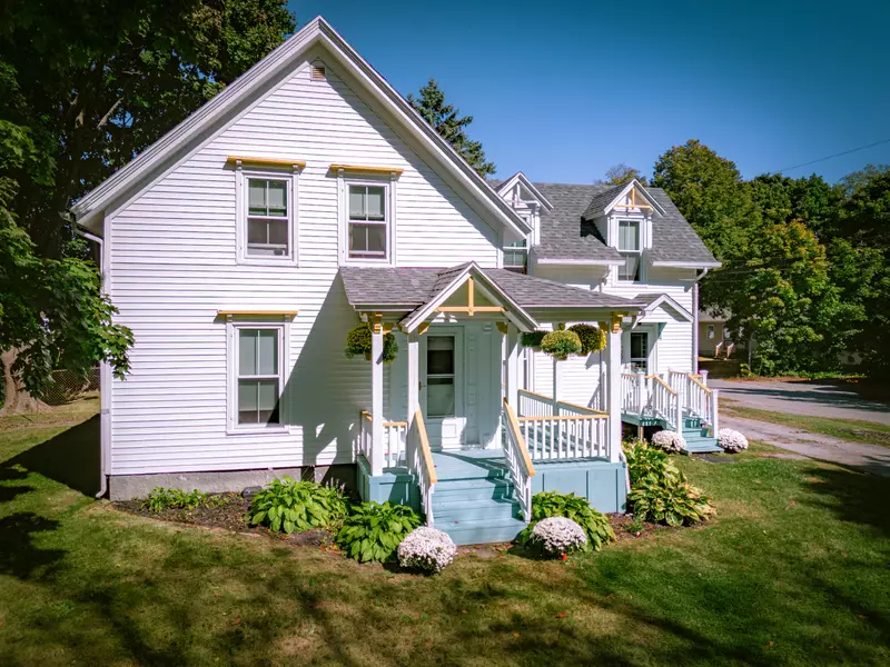 93 Cedar ST, Rockland, ME 04841