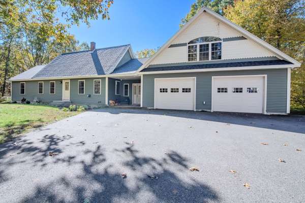 28 Middle RD, Kennebunk, ME 04043