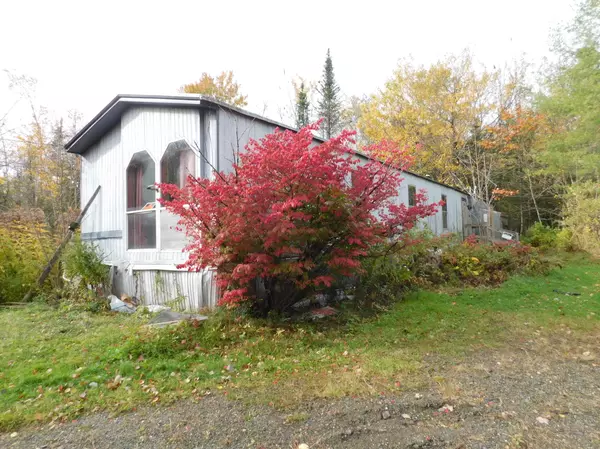 Oakland, ME 04963,209 Middle RD