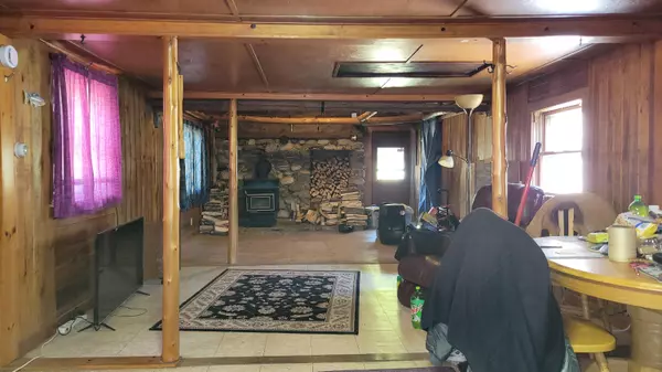 Osborn, ME 04605,25 Moosehill RD