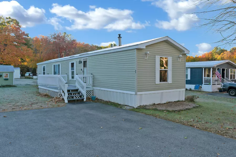 23 Park LN, Arundel, ME 04046