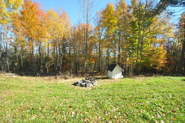 Glenburn, ME 04401,20 Spruce LN