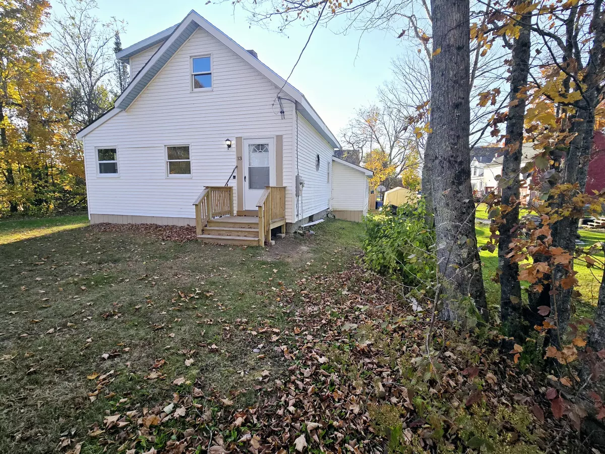 Kenduskeag, ME 04450,13 Center ST